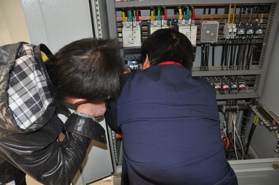 電(dian)壓互感器(qi)二次不能(néng)短路運行